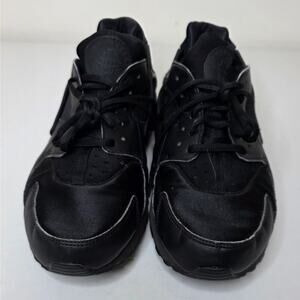 Nike Huarache Run Women's Triple Black Sneakers Size 9